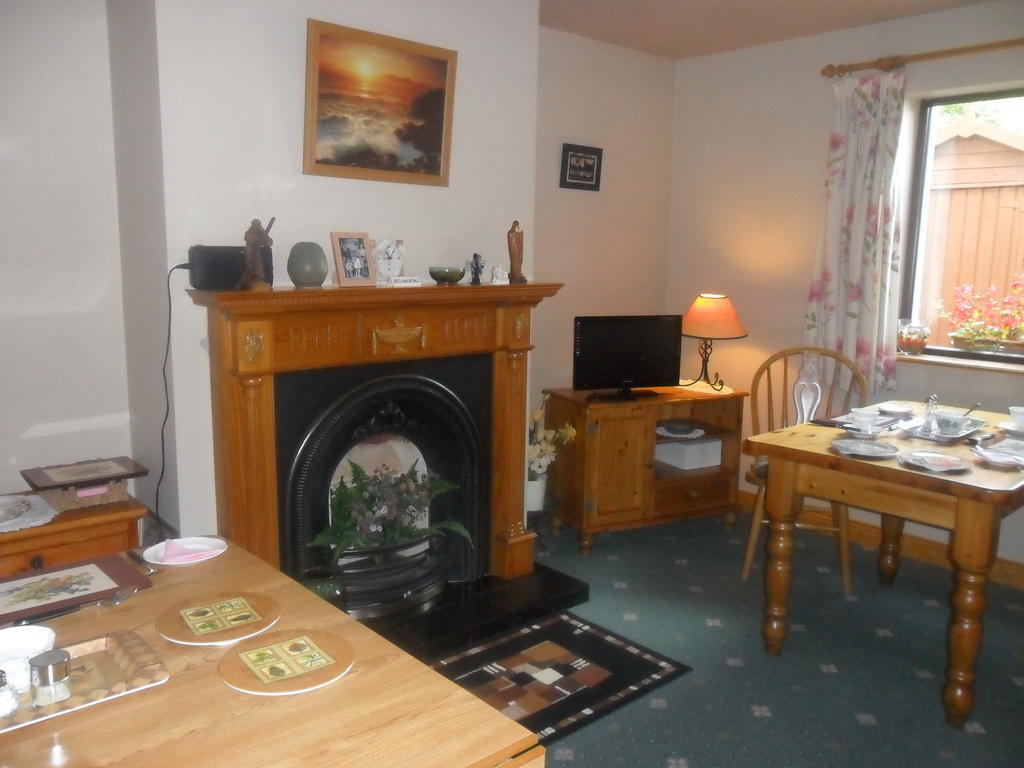 Glen House Room Only Accommodation Йол Экстерьер фото