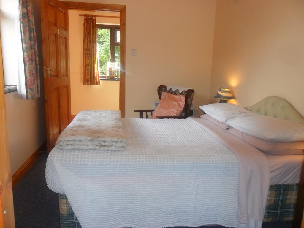 Glen House Room Only Accommodation Йол Экстерьер фото