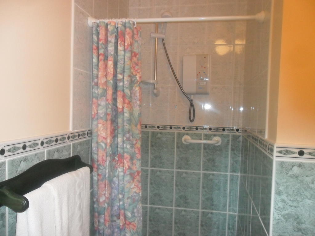 Glen House Room Only Accommodation Йол Номер фото