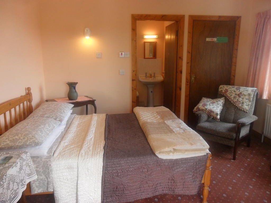 Glen House Room Only Accommodation Йол Номер фото