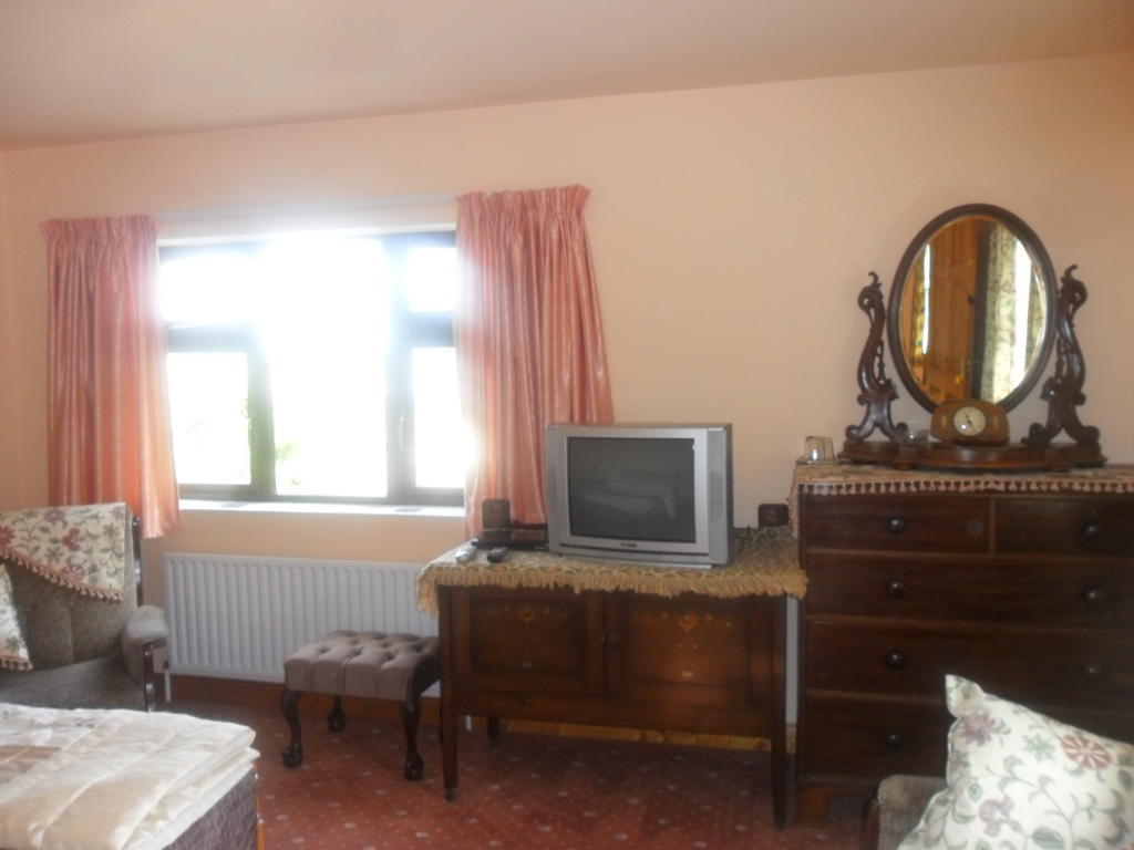 Glen House Room Only Accommodation Йол Номер фото